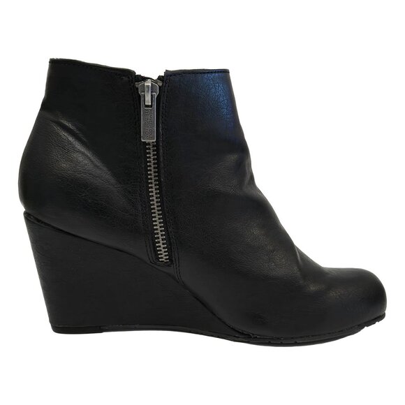 Kenneth Cole Reaction Black Ankle Boots - Women's 7.5M - Picture 1 of 6